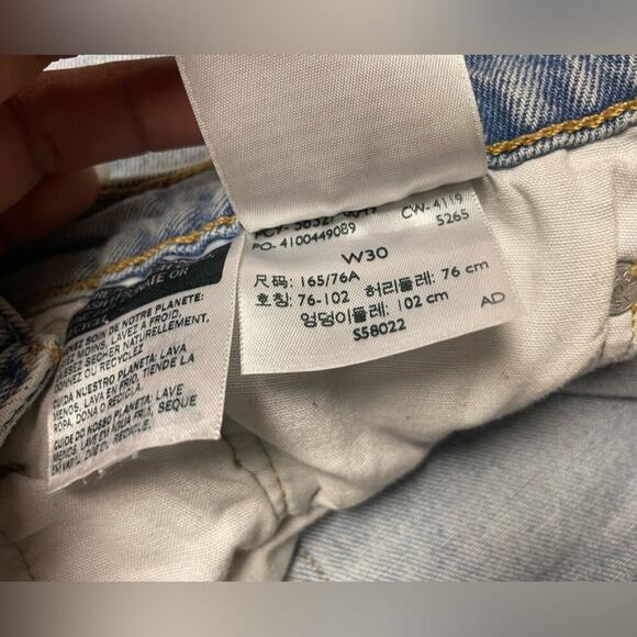 Levi’s 501 Distressed Denim Button Fly High Waist Shorts Women’s Size 30 - Picture 6 of 7